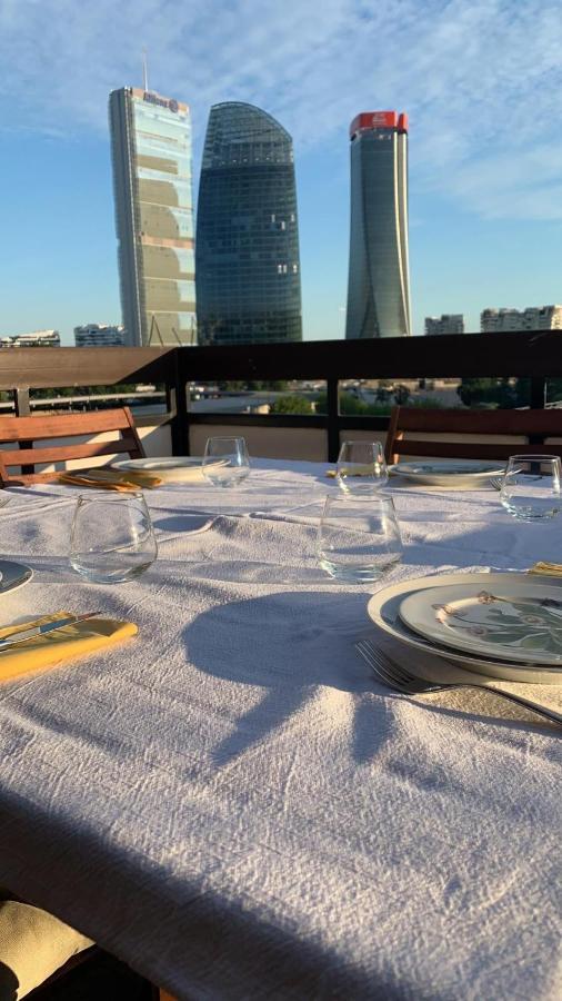 On The Top Floor Watching Citylife And Mico Milán Exterior foto